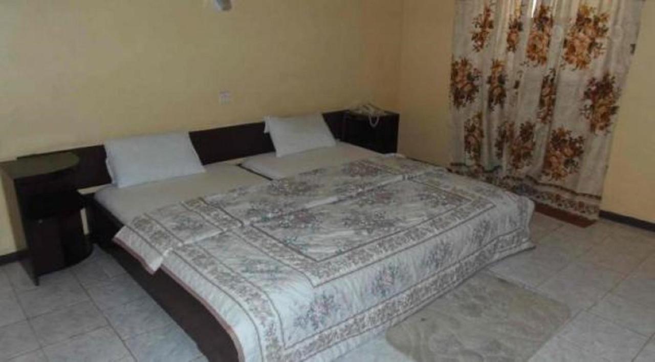 Global Summer Hotel Accra Luaran gambar